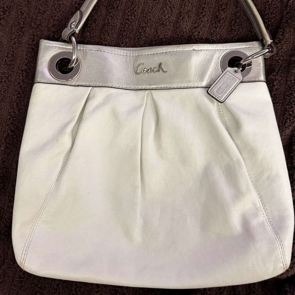 Coach leather Silver and White Shoulder Bag